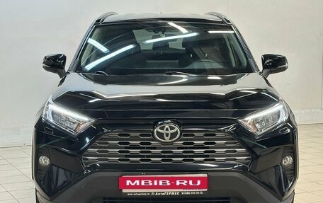 Toyota RAV4, 2019 год, 3 290 000 рублей, 2 фотография