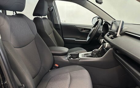 Toyota RAV4, 2019 год, 3 290 000 рублей, 14 фотография
