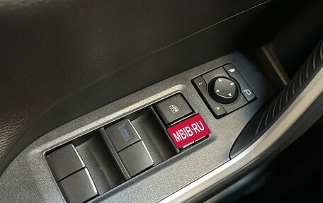 Toyota RAV4, 2019 год, 3 290 000 рублей, 12 фотография