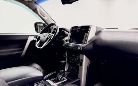 Toyota Land Cruiser Prado 150 рестайлинг 2, 2013 год, 2 599 000 рублей, 12 фотография
