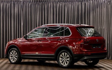 Volkswagen Tiguan II, 2018 год, 1 995 000 рублей, 4 фотография