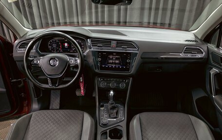 Volkswagen Tiguan II, 2018 год, 1 995 000 рублей, 16 фотография