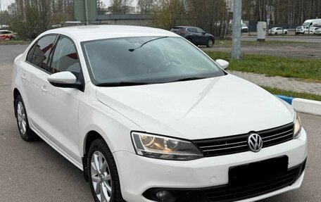 Volkswagen Jetta VI, 2013 год, 995 000 рублей, 1 фотография
