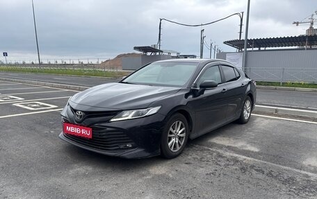 Toyota Camry, 2018 год, 1 900 000 рублей, 1 фотография