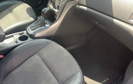 Opel Astra J, 2010 год, 720 000 рублей, 13 фотография