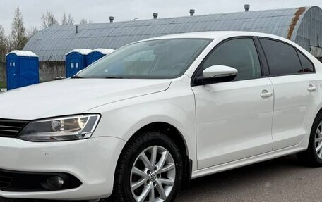 Volkswagen Jetta VI, 2013 год, 995 000 рублей, 4 фотография