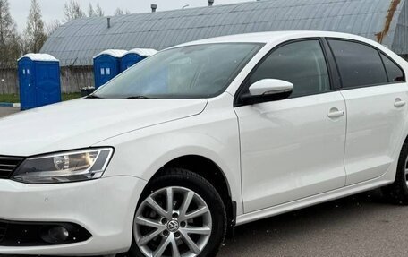 Volkswagen Jetta VI, 2013 год, 995 000 рублей, 11 фотография