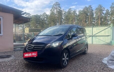 Honda Freed I, 2010 год, 900 000 рублей, 2 фотография