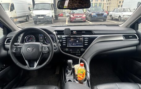 Toyota Camry, 2018 год, 1 900 000 рублей, 13 фотография