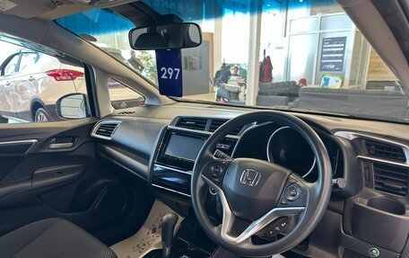 Honda Fit III, 2018 год, 1 329 000 рублей, 11 фотография
