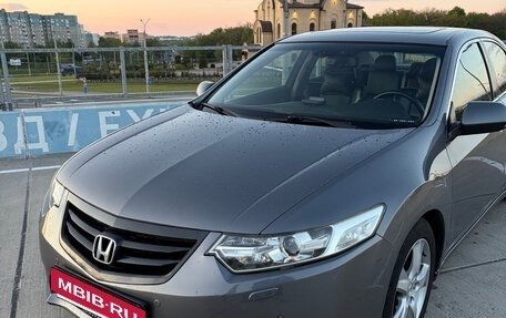 Honda Accord VIII рестайлинг, 2011 год, 1 000 000 рублей, 4 фотография