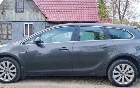 Opel Astra J, 2011 год, 525 000 рублей, 2 фотография