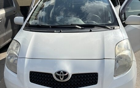 Toyota Yaris III рестайлинг, 2008 год, 520 000 рублей, 1 фотография