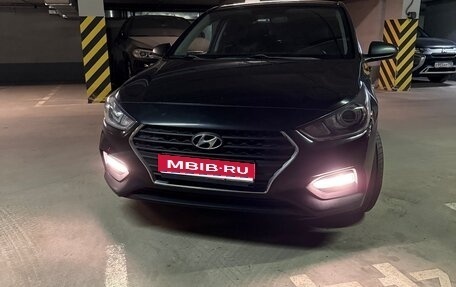 Hyundai Solaris II рестайлинг, 2017 год, 1 650 000 рублей, 1 фотография