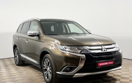 Mitsubishi Outlander III рестайлинг 3, 2015 год, 1 789 200 рублей, 1 фотография