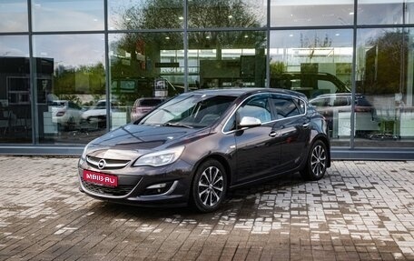 Opel Astra J, 2013 год, 600 000 рублей, 1 фотография