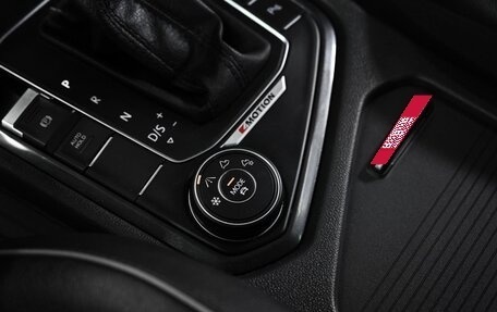 Volkswagen Tiguan II, 2017 год, 2 099 000 рублей, 12 фотография
