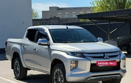 Mitsubishi L200 IV рестайлинг, 2019 год, 2 770 000 рублей, 2 фотография