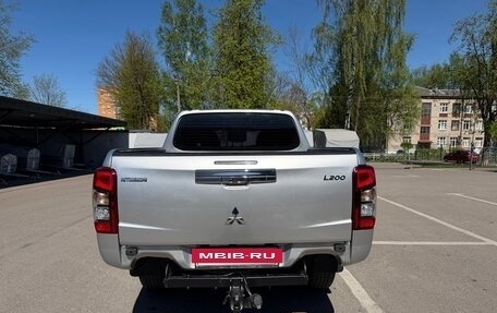 Mitsubishi L200 IV рестайлинг, 2019 год, 2 770 000 рублей, 10 фотография