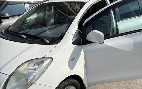 Toyota Yaris III рестайлинг, 2008 год, 520 000 рублей, 2 фотография