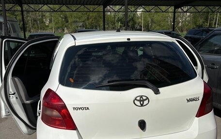 Toyota Yaris III рестайлинг, 2008 год, 520 000 рублей, 5 фотография