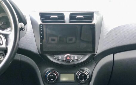 Hyundai Solaris II рестайлинг, 2011 год, 850 000 рублей, 11 фотография