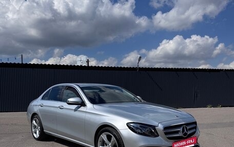 Mercedes-Benz E-Класс, 2020 год, 3 750 000 рублей, 3 фотография