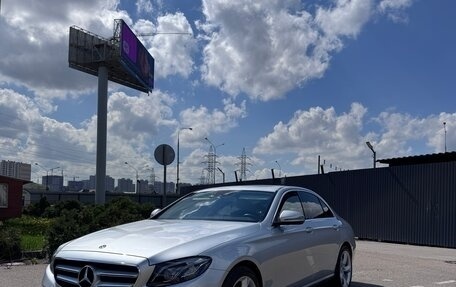 Mercedes-Benz E-Класс, 2020 год, 3 750 000 рублей, 2 фотография