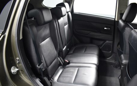 Mitsubishi Outlander III рестайлинг 3, 2015 год, 1 789 200 рублей, 7 фотография