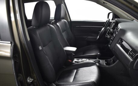 Mitsubishi Outlander III рестайлинг 3, 2015 год, 1 789 200 рублей, 8 фотография