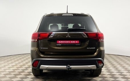 Mitsubishi Outlander III рестайлинг 3, 2015 год, 1 789 200 рублей, 4 фотография