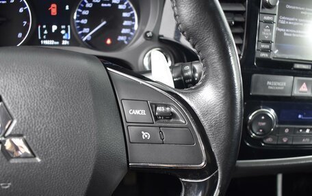 Mitsubishi Outlander III рестайлинг 3, 2015 год, 1 789 200 рублей, 14 фотография