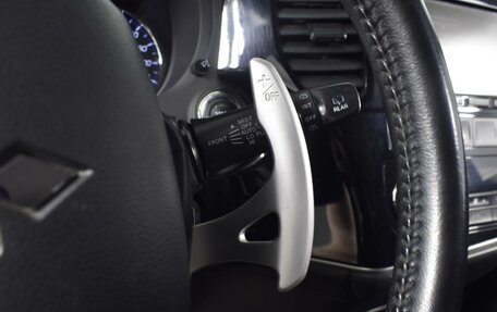 Mitsubishi Outlander III рестайлинг 3, 2015 год, 1 789 200 рублей, 16 фотография
