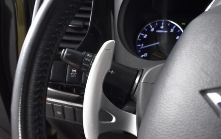 Mitsubishi Outlander III рестайлинг 3, 2015 год, 1 789 200 рублей, 15 фотография