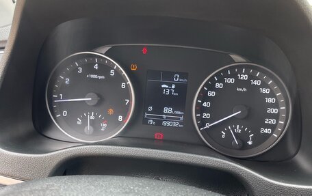 Hyundai Elantra VI рестайлинг, 2018 год, 900 000 рублей, 5 фотография