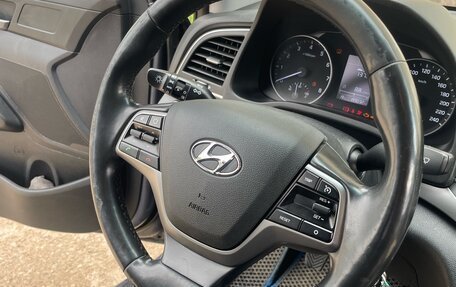 Hyundai Elantra VI рестайлинг, 2018 год, 900 000 рублей, 9 фотография