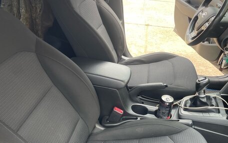 Hyundai Elantra VI рестайлинг, 2018 год, 900 000 рублей, 6 фотография