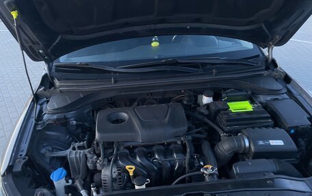 Hyundai Elantra VI рестайлинг, 2018 год, 900 000 рублей, 15 фотография
