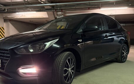 Hyundai Solaris II рестайлинг, 2017 год, 1 650 000 рублей, 2 фотография