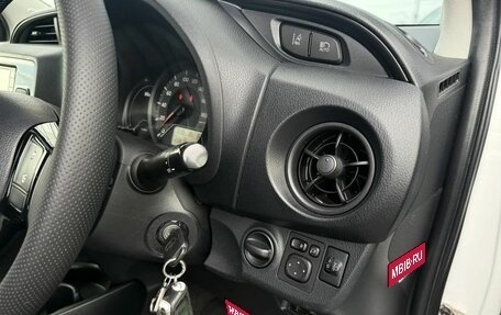 Toyota Vitz, 2019 год, 1 050 000 рублей, 14 фотография