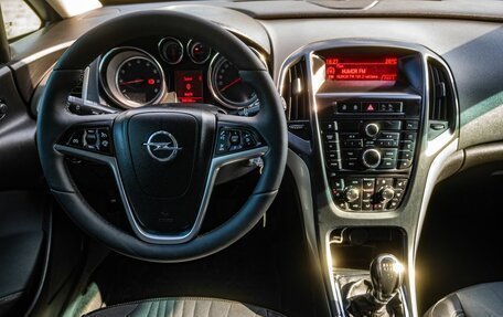 Opel Astra J, 2013 год, 600 000 рублей, 19 фотография