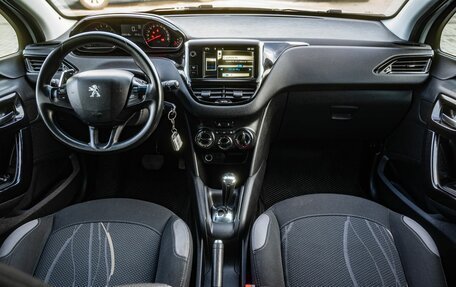 Peugeot 208 II, 2014 год, 672 300 рублей, 15 фотография