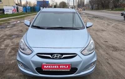 Hyundai Solaris II рестайлинг, 2012 год, 900 000 рублей, 1 фотография