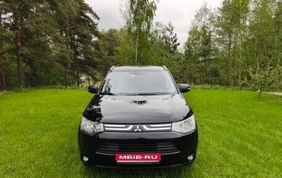 Mitsubishi Outlander III рестайлинг 3, 2013 год, 1 100 000 рублей, 1 фотография