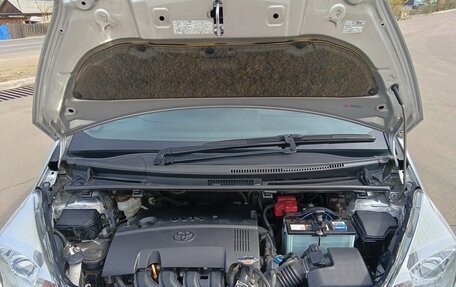 Toyota Ractis II, 2011 год, 1 100 000 рублей, 32 фотография
