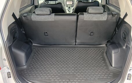 Toyota Ractis II, 2011 год, 1 100 000 рублей, 37 фотография