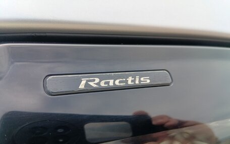 Toyota Ractis II, 2011 год, 1 100 000 рублей, 38 фотография