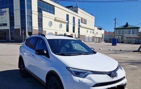 Toyota RAV4, 2018 год, 2 360 000 рублей, 3 фотография