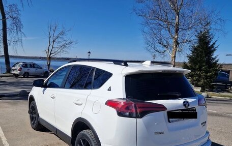 Toyota RAV4, 2018 год, 2 360 000 рублей, 4 фотография