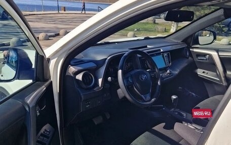 Toyota RAV4, 2018 год, 2 360 000 рублей, 9 фотография